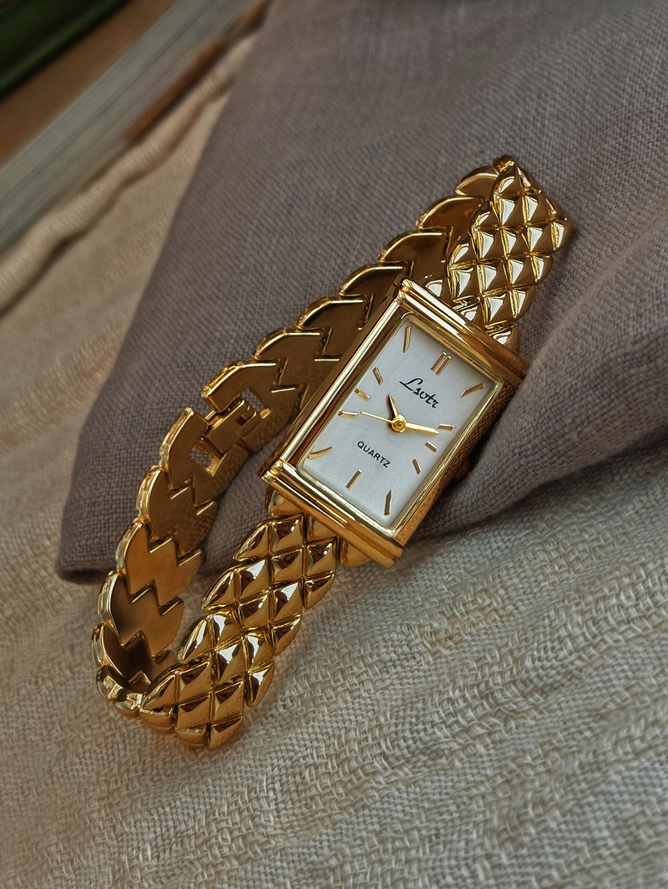 1 New Gold-Colored French High – Luxury Lifestyle Gifts Bewertung und Preis