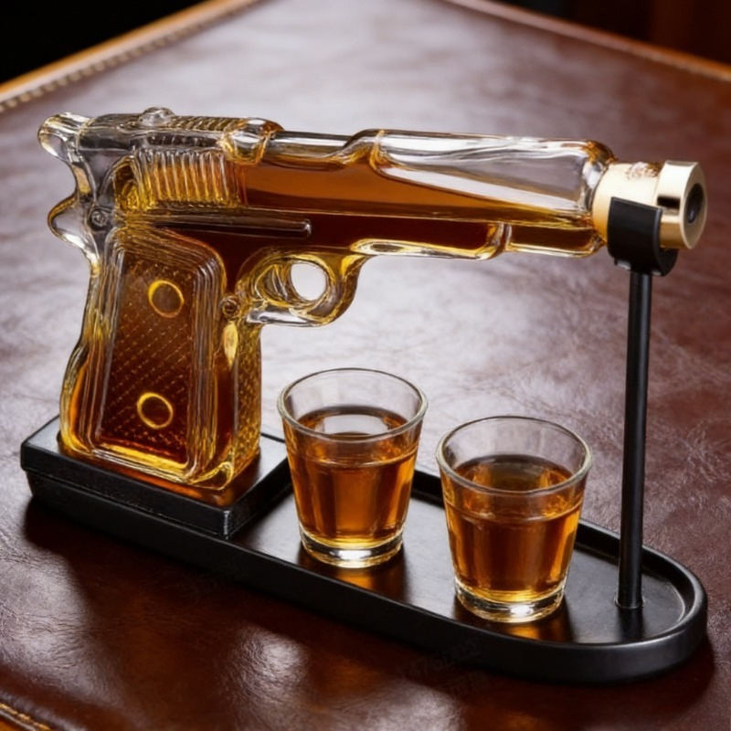 Pistol Shape Whiskey Decanter  – Glass Decanter Whiskey Bewertung und Preis