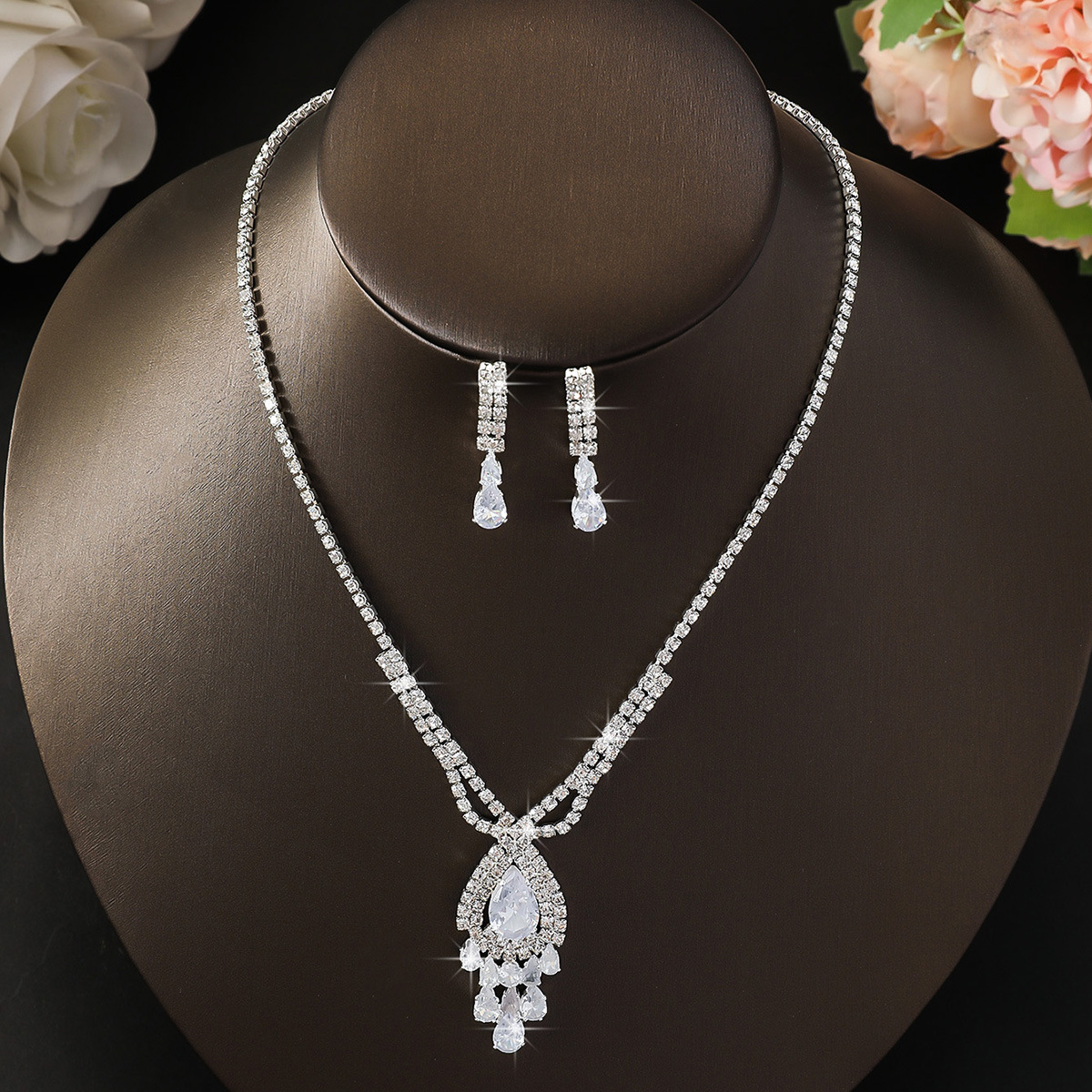 New zirconia stud earrings and – Luxury Lifestyle Gifts Bewertung und Preis